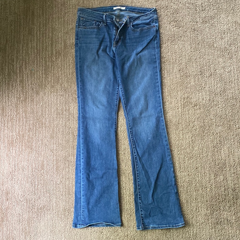 Barely worn light colored jeans no signs of wear.
